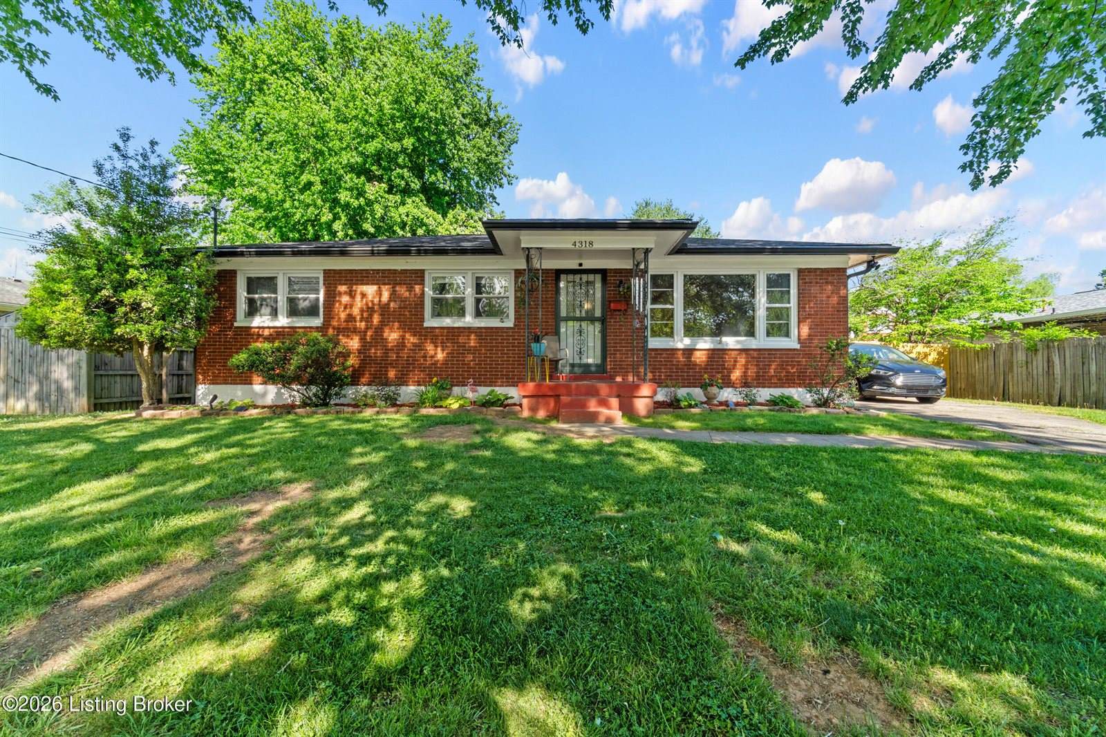 4318 Bayberry Dr, Louisville, KY 40216