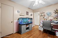 4318 Bayberry Dr, Louisville, KY 40216