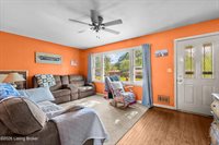 4318 Bayberry Dr, Louisville, KY 40216