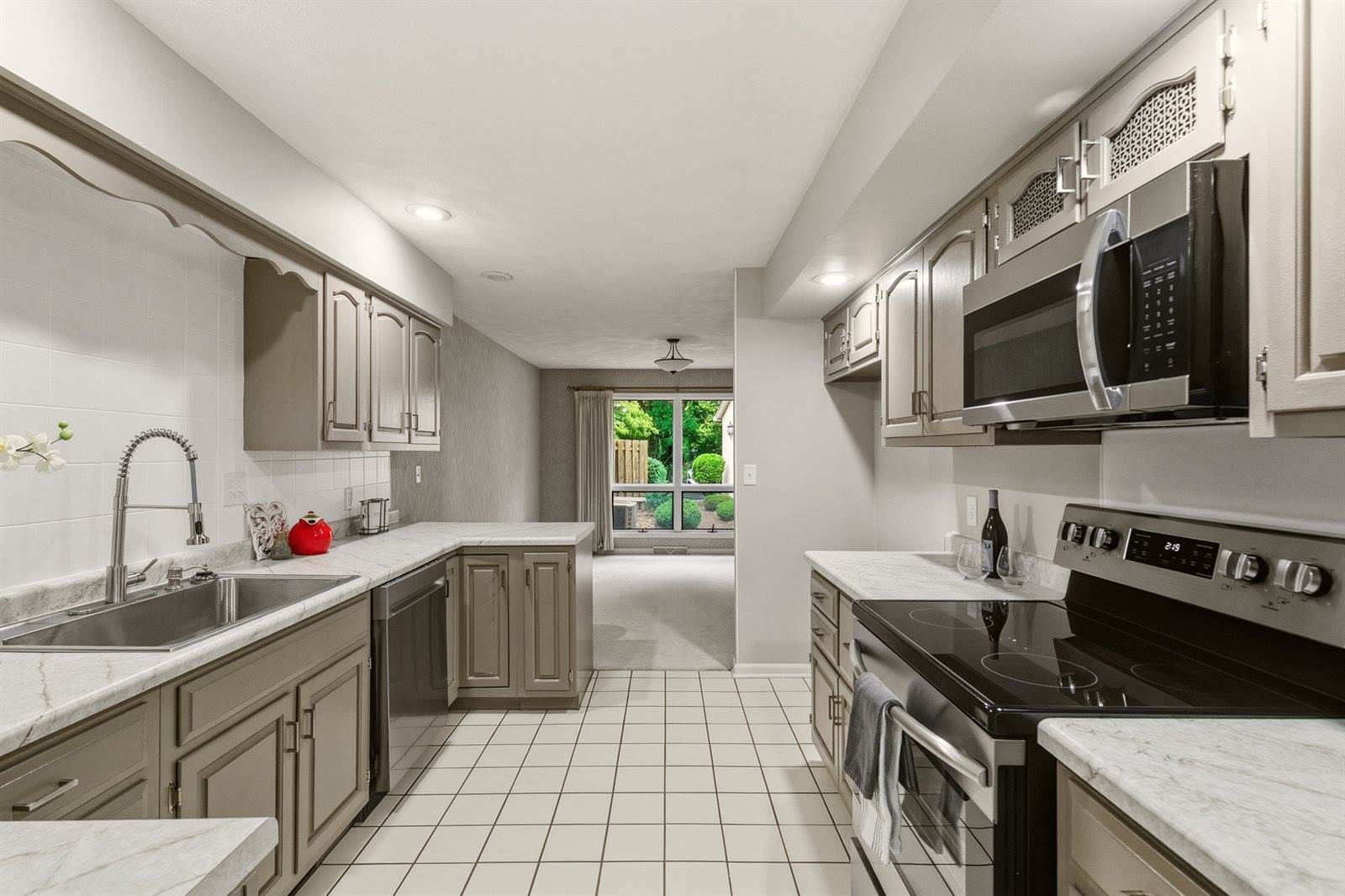 3362 Park 16th Street, Moline, IL 61265