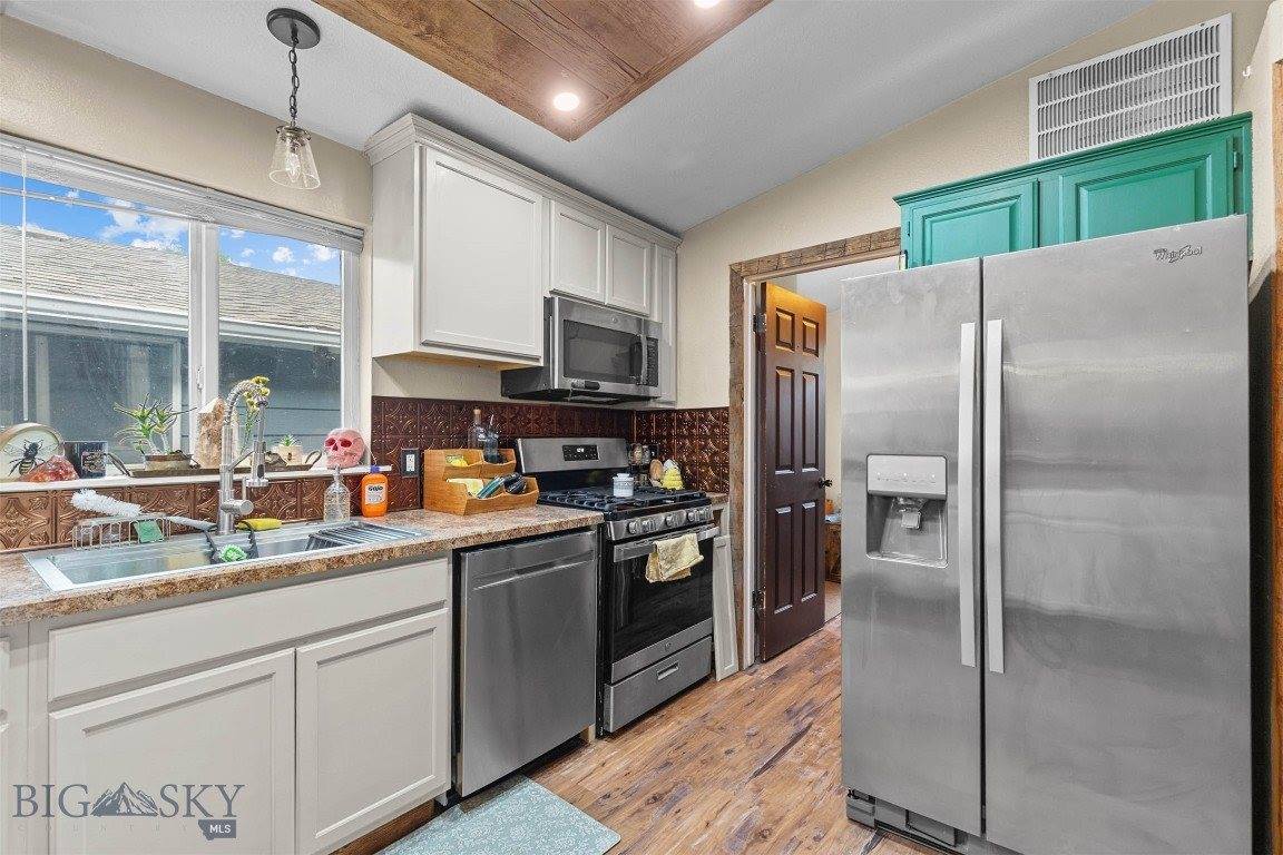 810 Golden West Drive, Belgrade, MT 59714