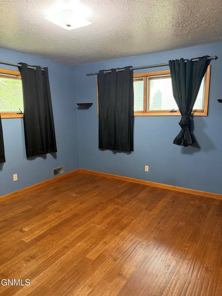 1134 Summit Boulevard, Bismarck, ND 58504