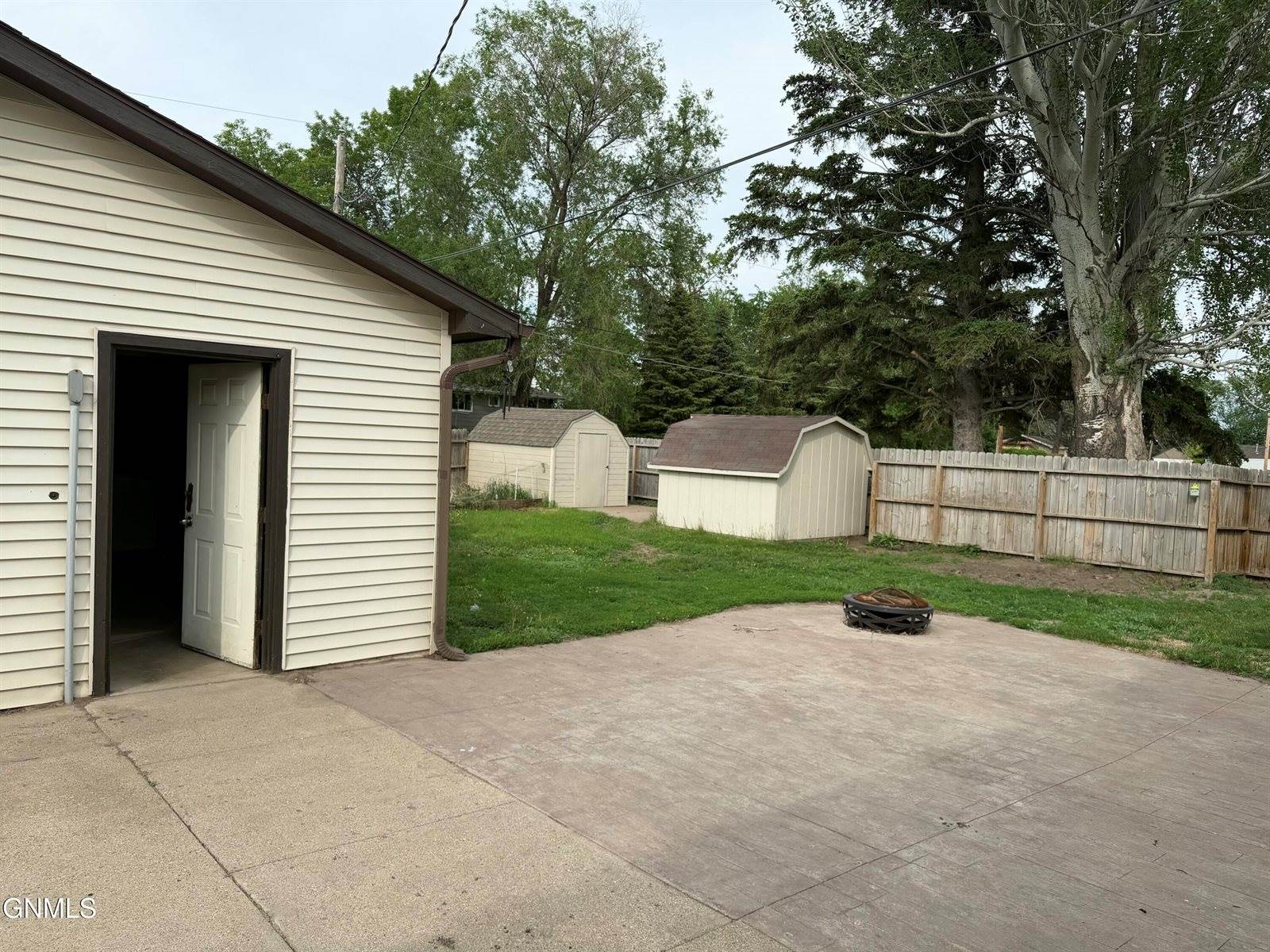 1134 Summit Boulevard, Bismarck, ND 58504