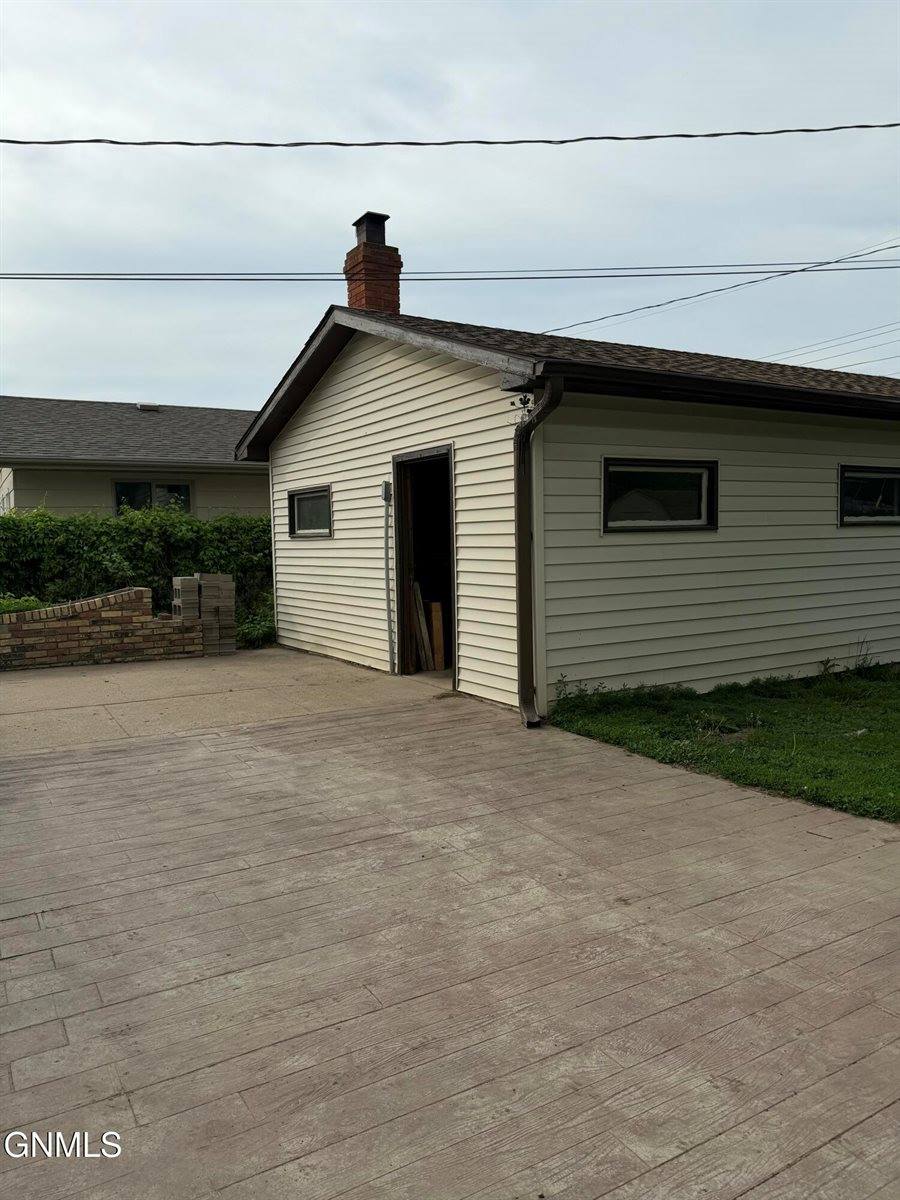 1134 Summit Boulevard, Bismarck, ND 58504