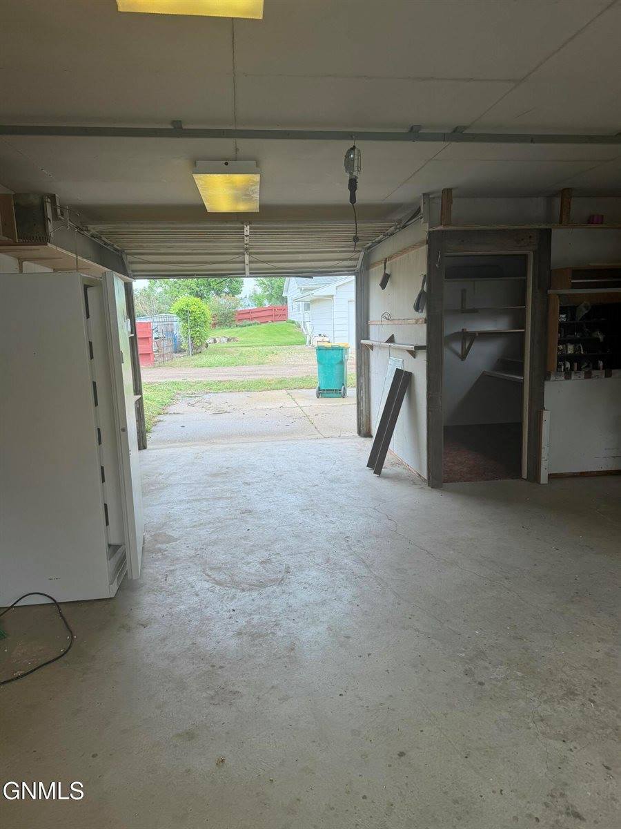 1134 Summit Boulevard, Bismarck, ND 58504