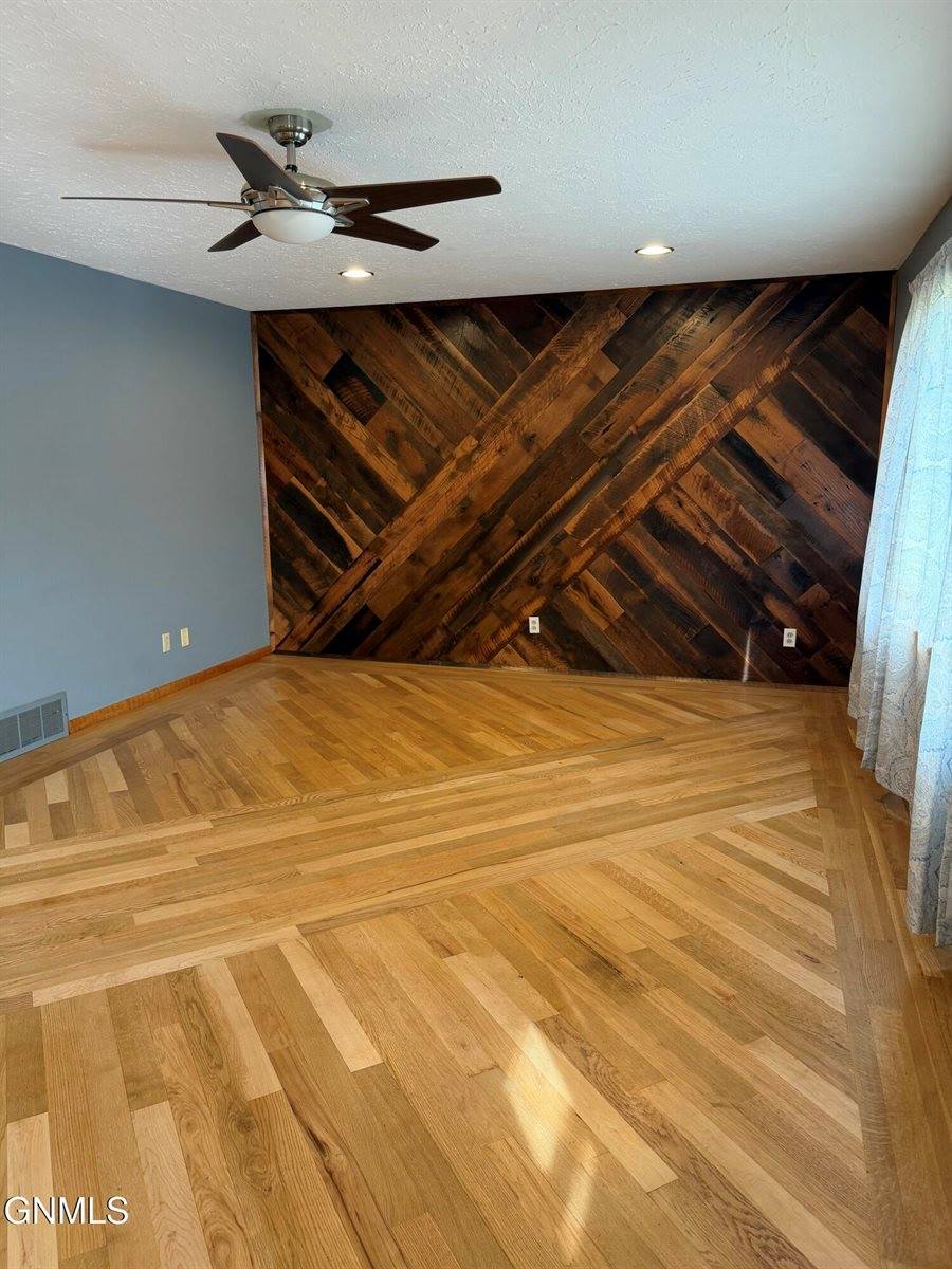 1134 Summit Boulevard, Bismarck, ND 58504