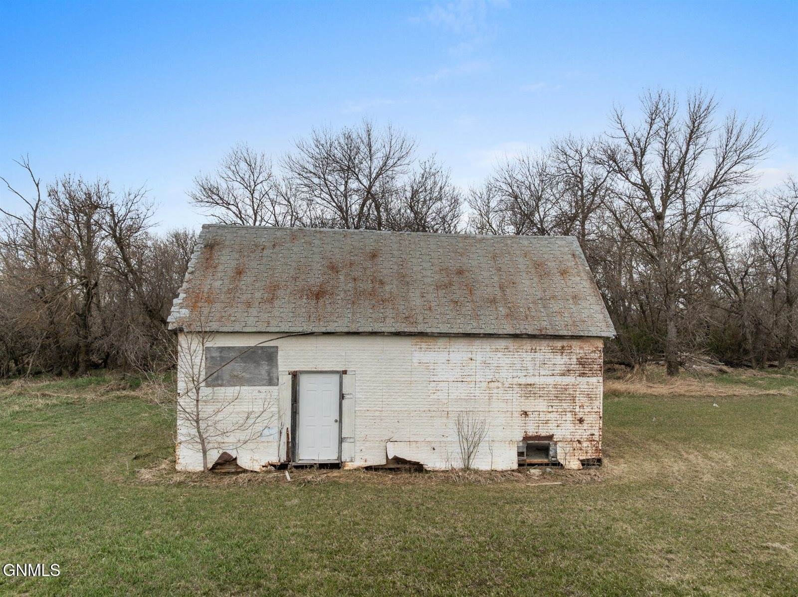 333 3rd Street West, Ross, ND 58776