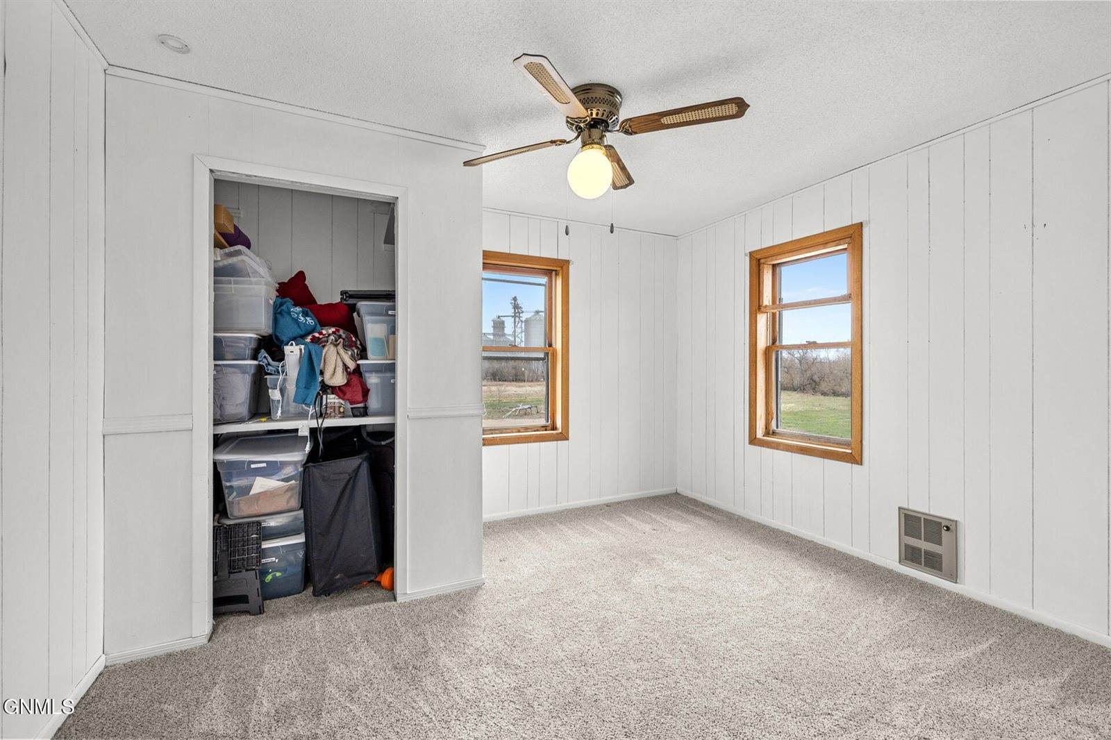 333 3rd Street West, Ross, ND 58776