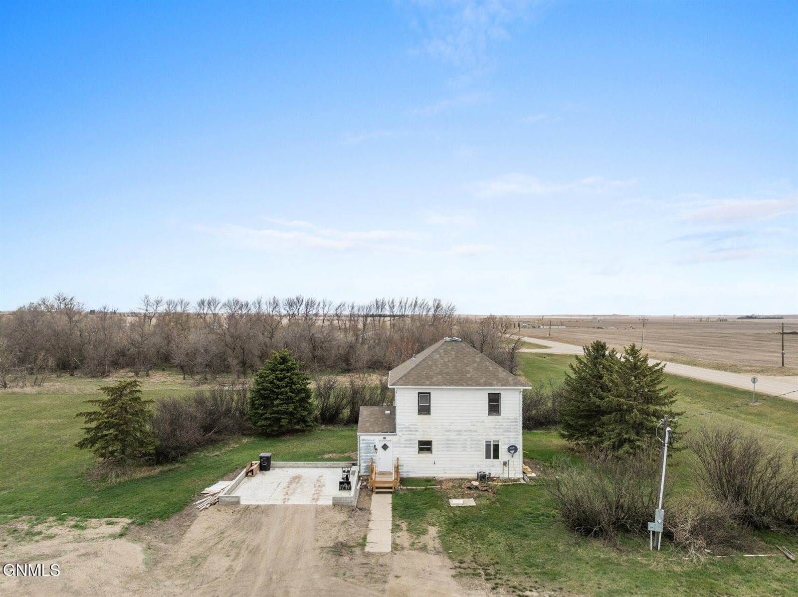 333 3rd Street West, Ross, ND 58776