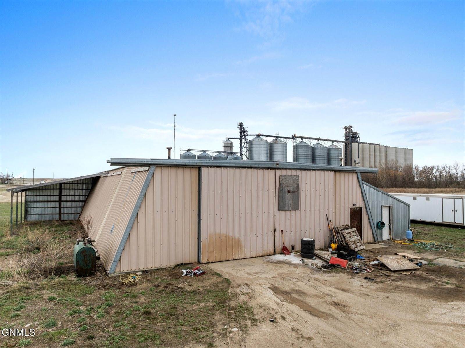 333 3rd Street West, Ross, ND 58776