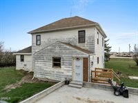 333 3rd Street West, Ross, ND 58776