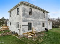 333 3rd Street West, Ross, ND 58776
