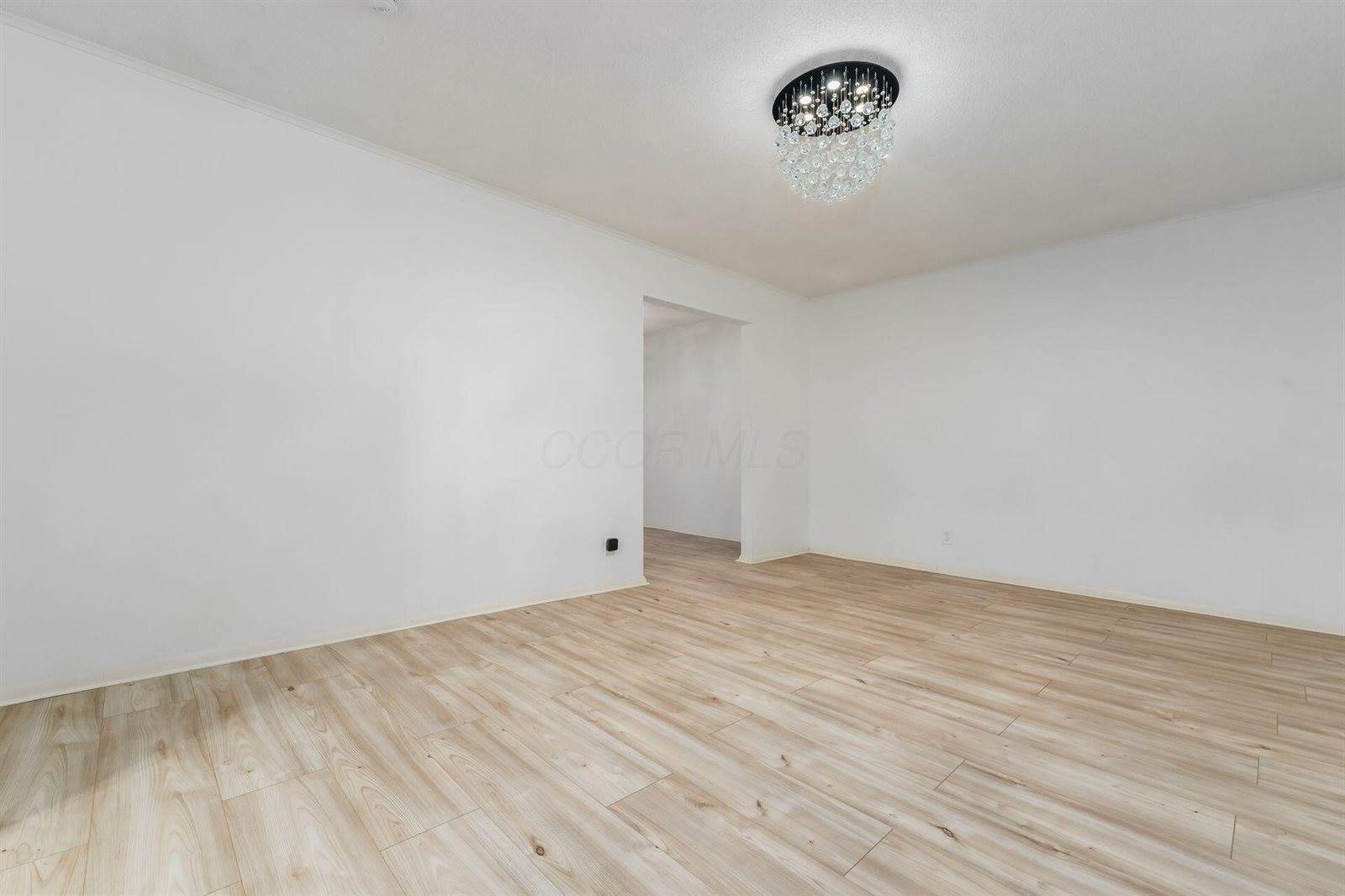 6571 Karl Road, Columbus, OH 43229