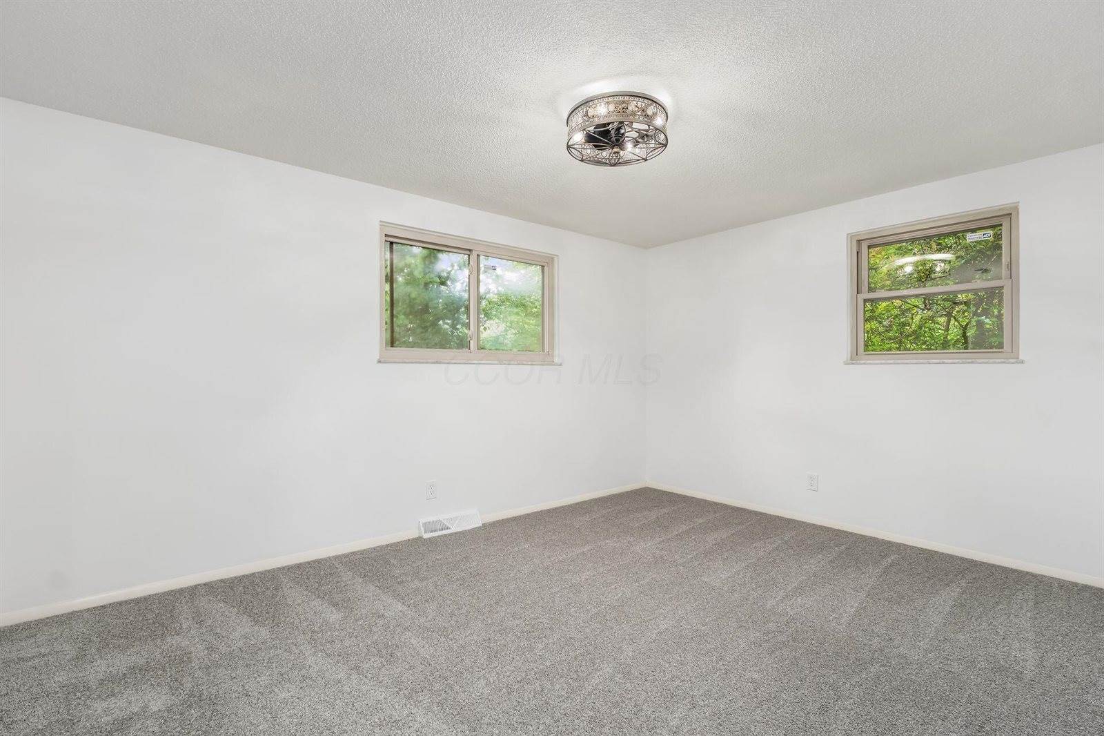 6571 Karl Road, Columbus, OH 43229