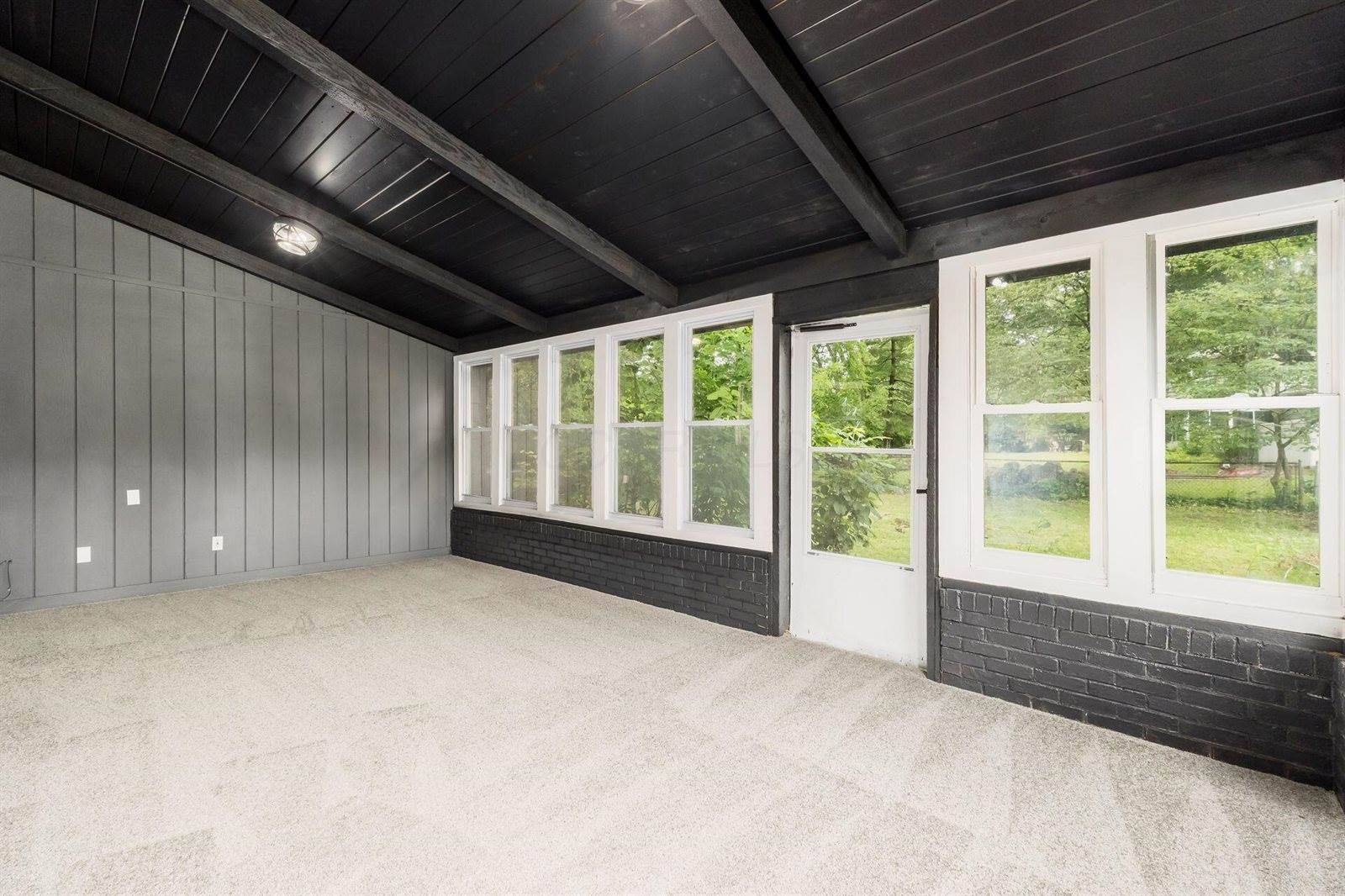 6571 Karl Road, Columbus, OH 43229