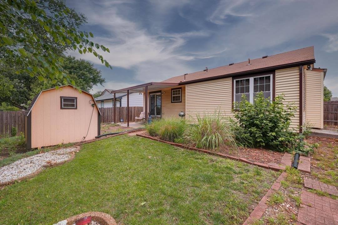 235 West Rosewood Lane, Derby, KS 67037