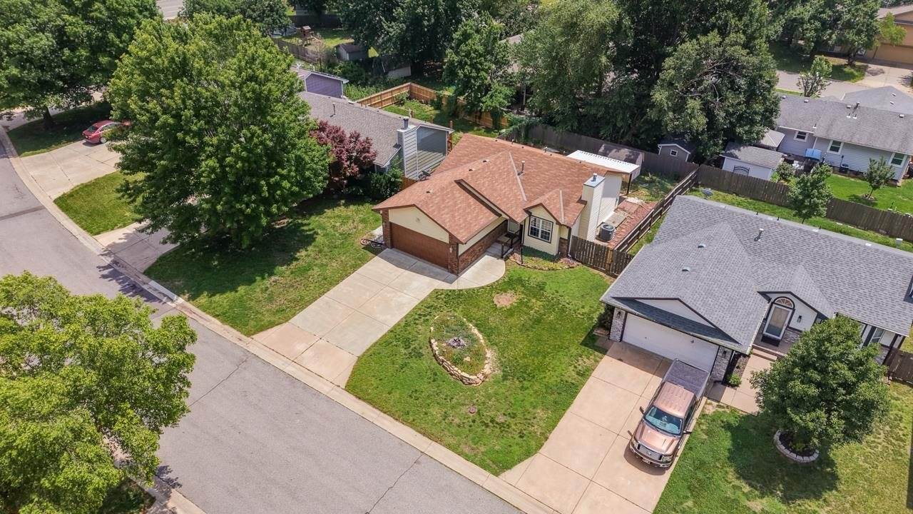 235 West Rosewood Lane, Derby, KS 67037