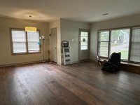 814 SW Orleans St, Topeka, KS 66606