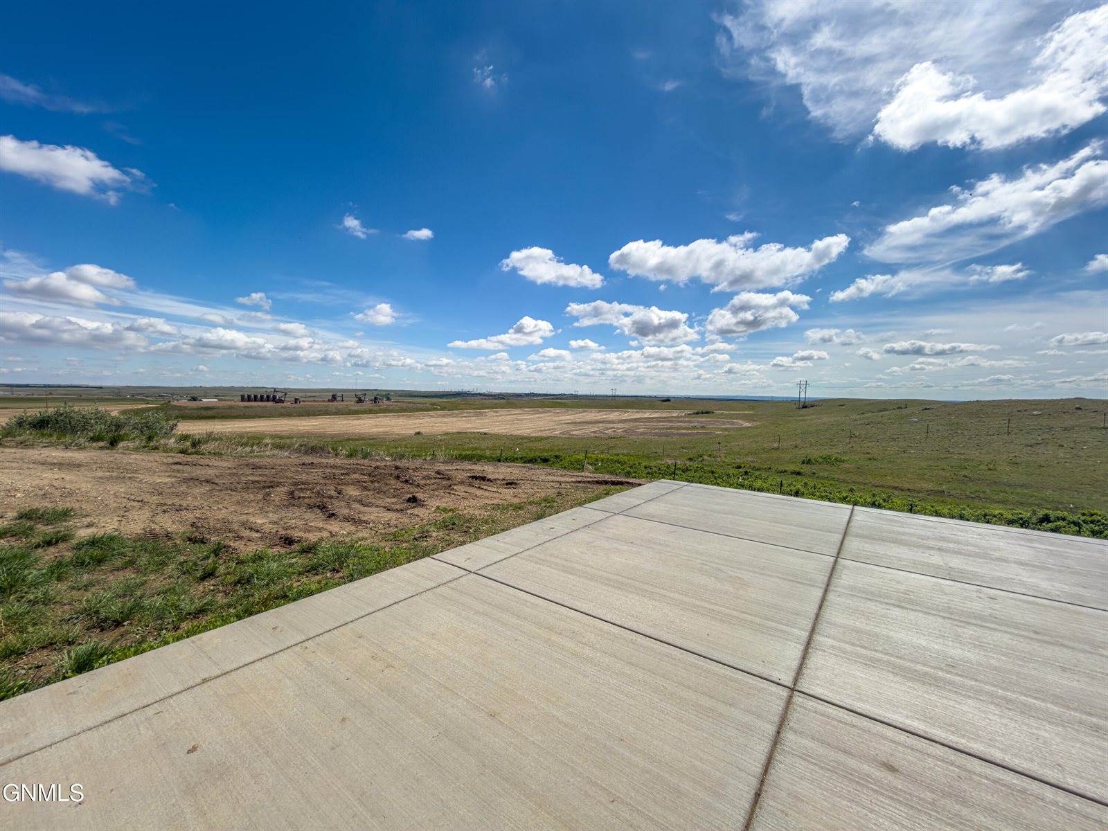 4934 145th Avenue NW, Williston, ND 58801