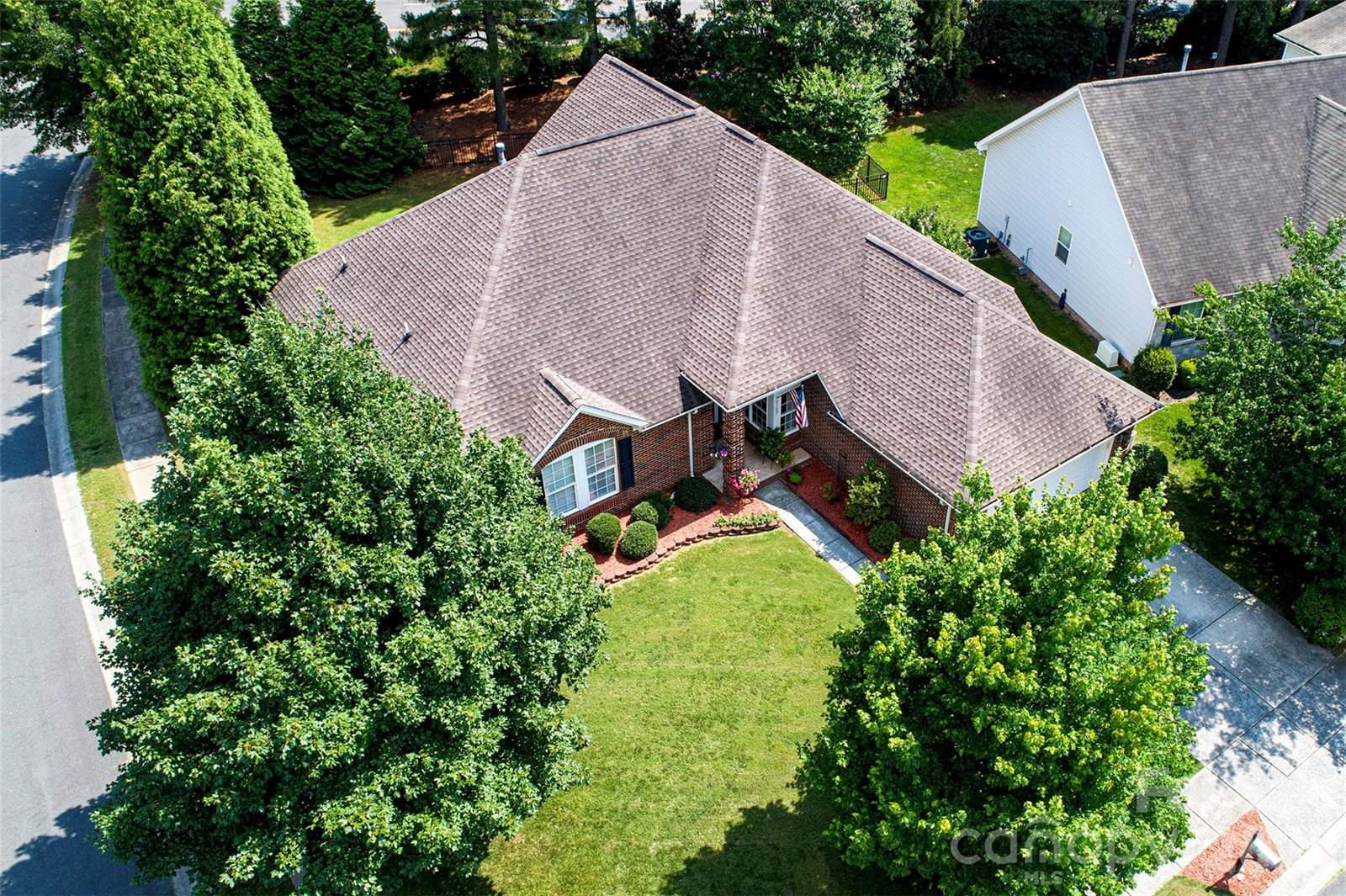 6103 Breckfield Court, Charlotte, NC 28278