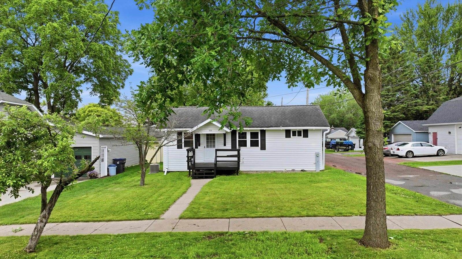 608 E 9th Street, Marshfield, WI 54449