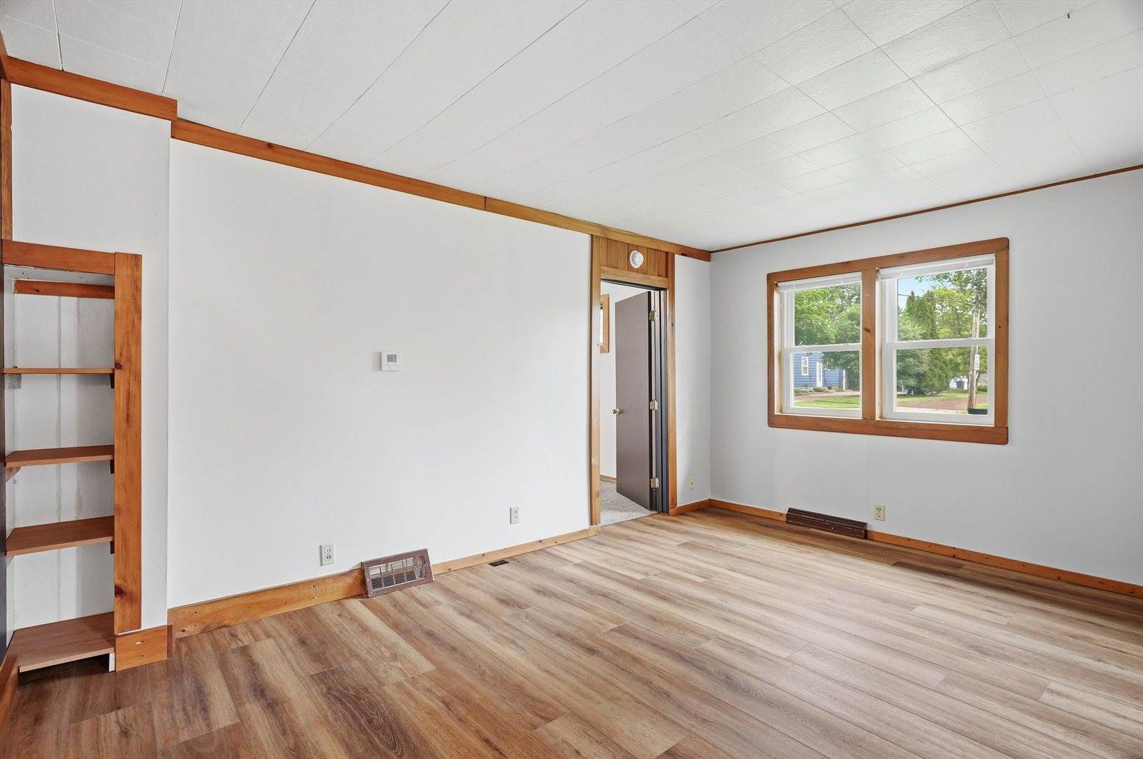 608 E 9th Street, Marshfield, WI 54449