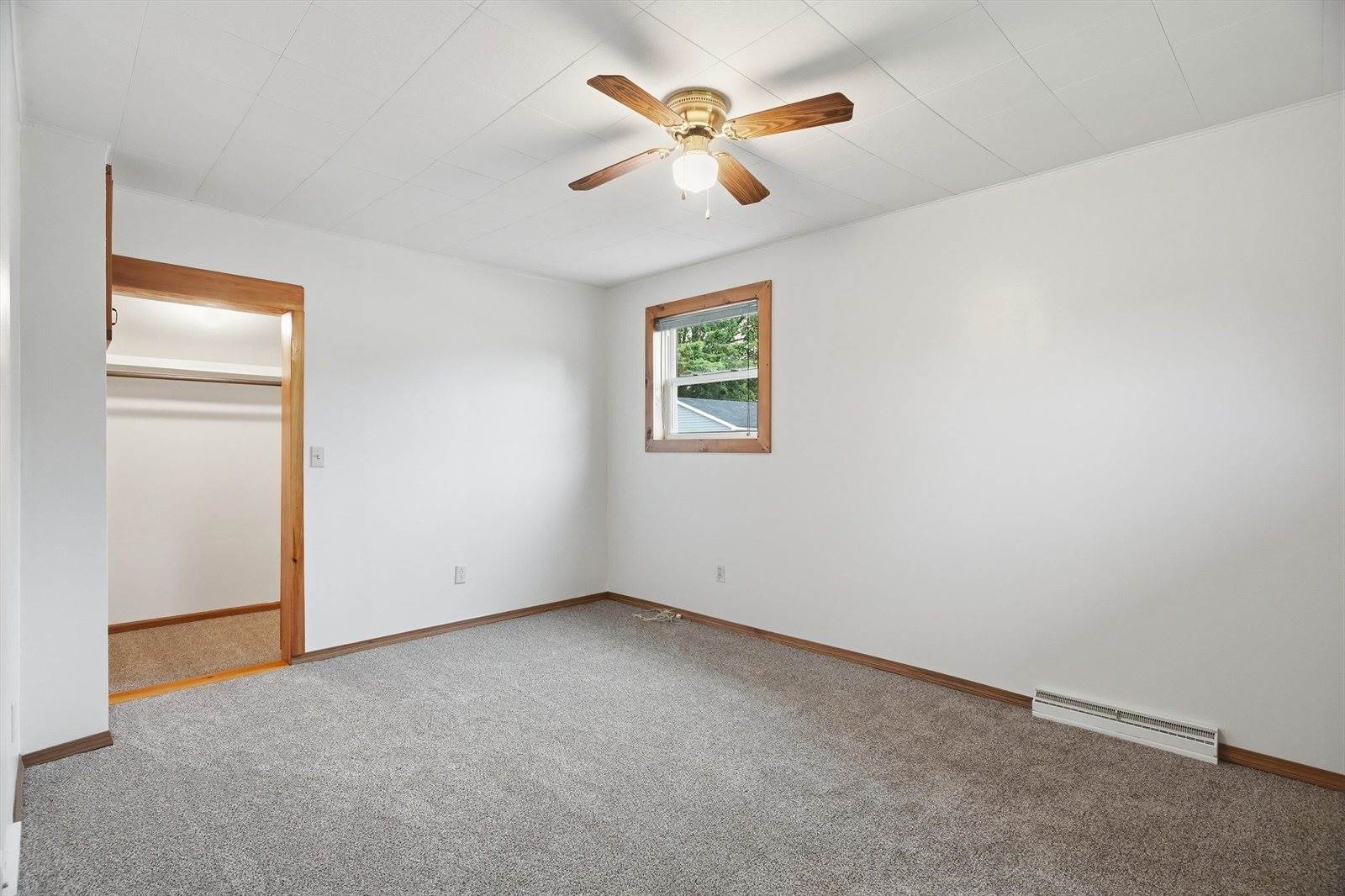 608 E 9th Street, Marshfield, WI 54449
