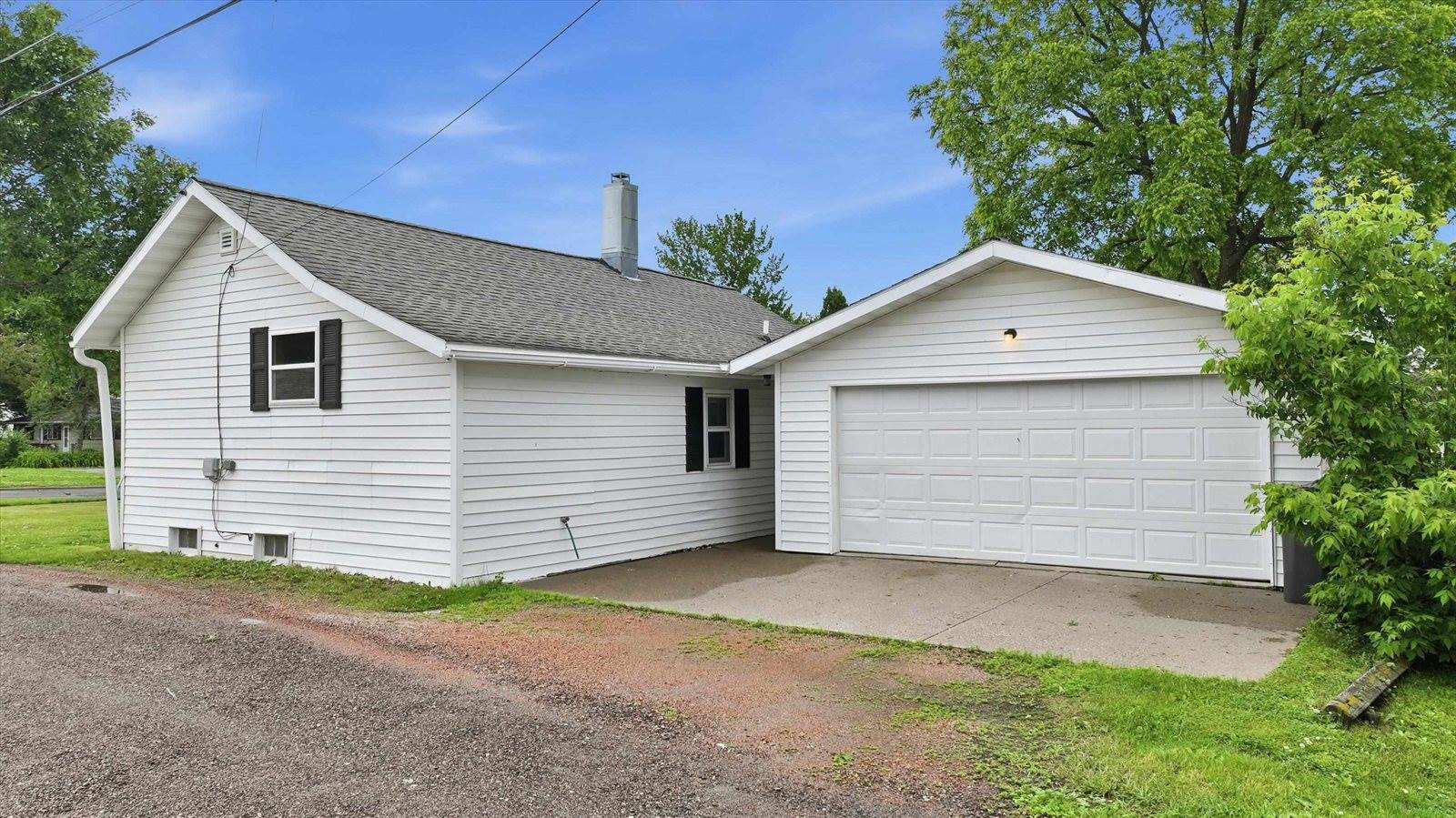608 E 9th Street, Marshfield, WI 54449