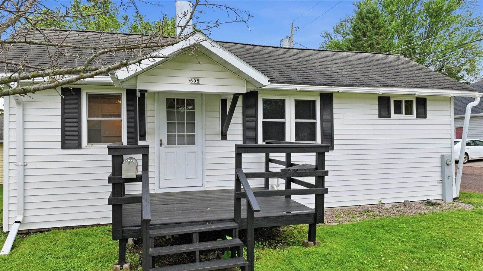 608 E 9th Street, Marshfield, WI 54449