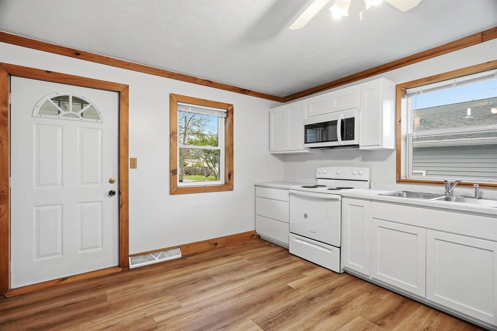 608 E 9th Street, Marshfield, WI 54449