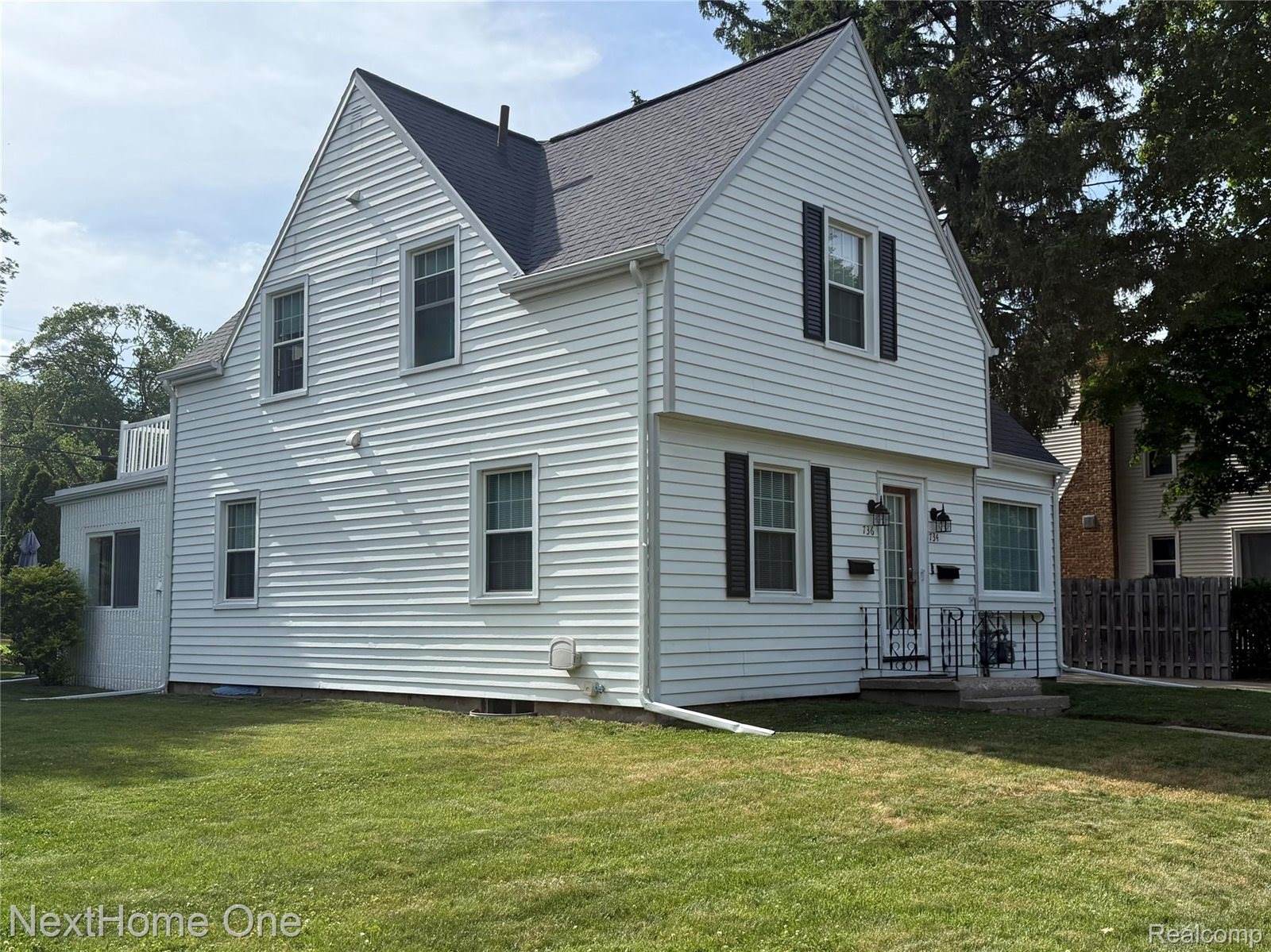 734-736 Briarcliff Road, Jackson, MI 49203
