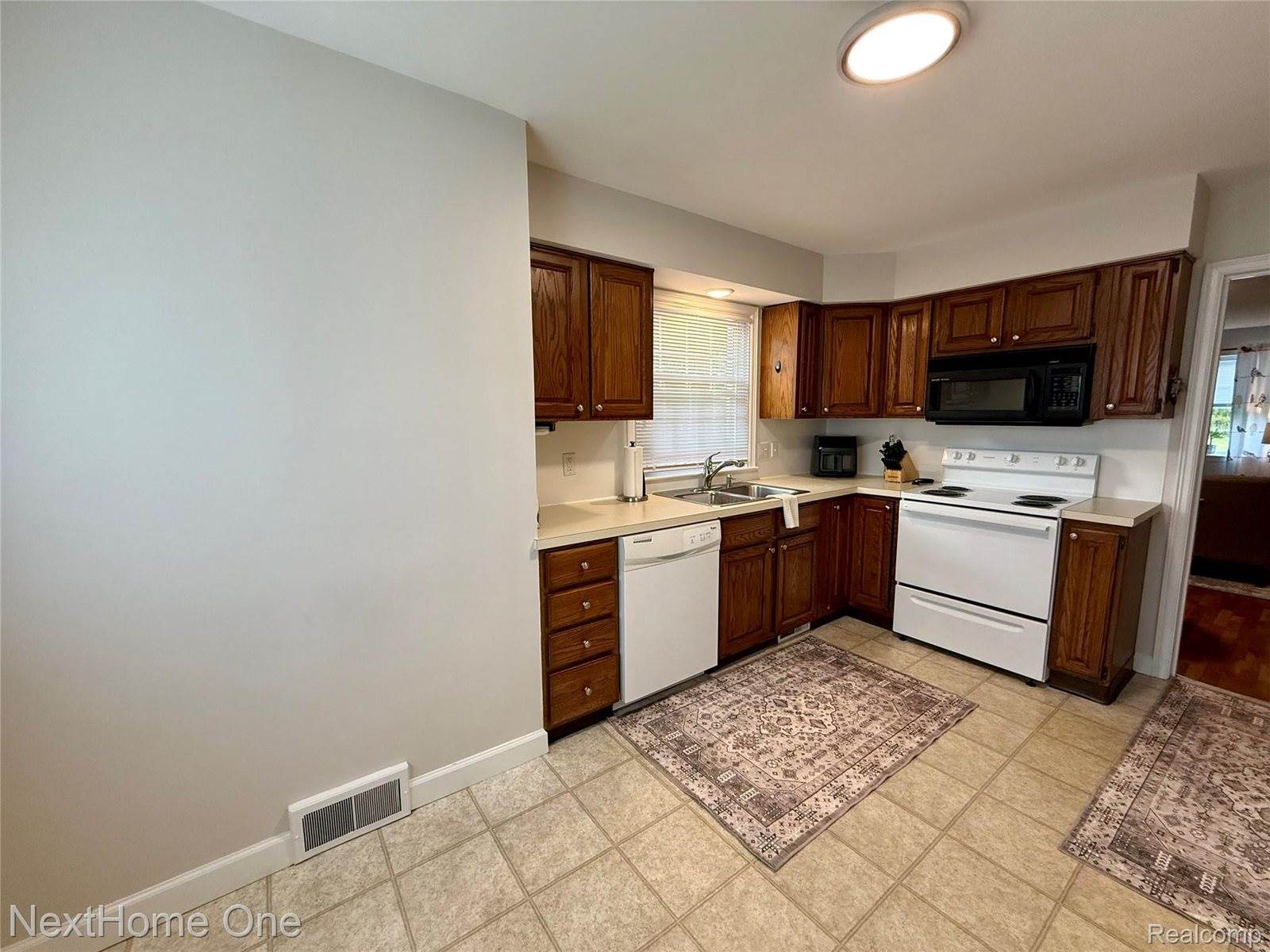 734-736 Briarcliff Road, Jackson, MI 49203