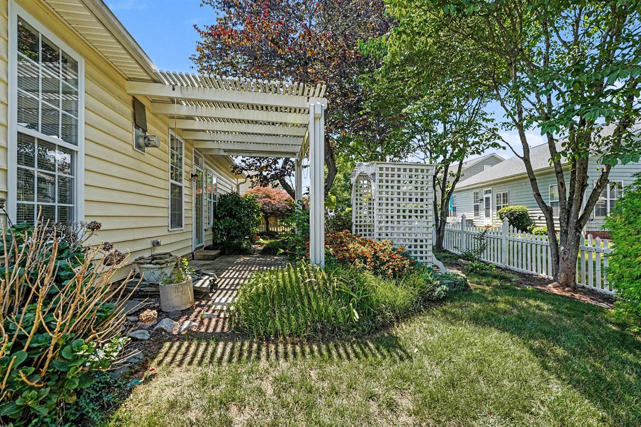 119 Riverwalk Lane, Jamestown, NC 27282