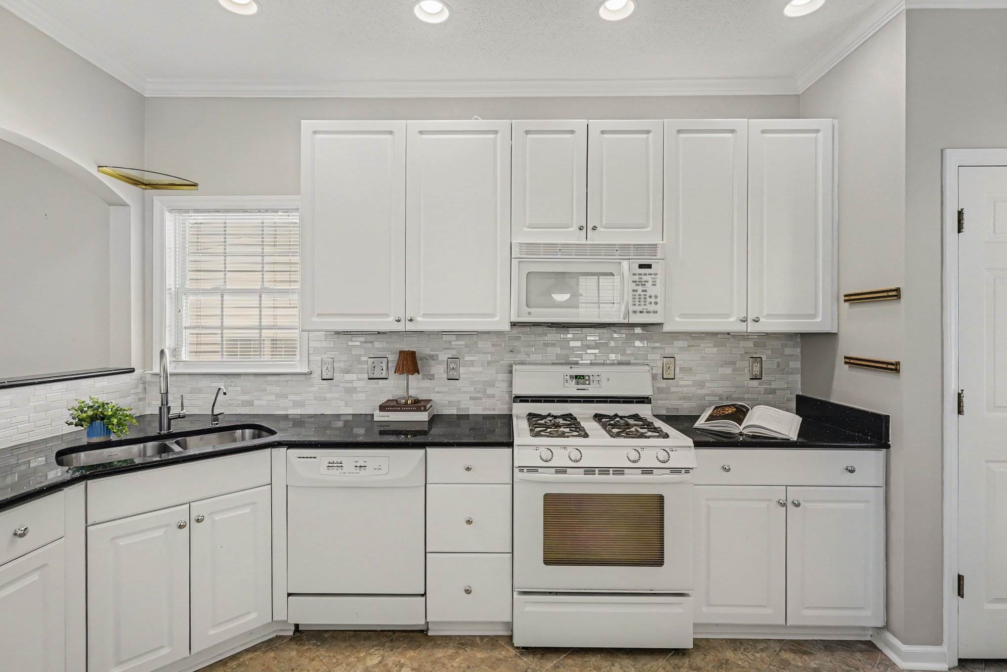 119 Riverwalk Lane, Jamestown, NC 27282