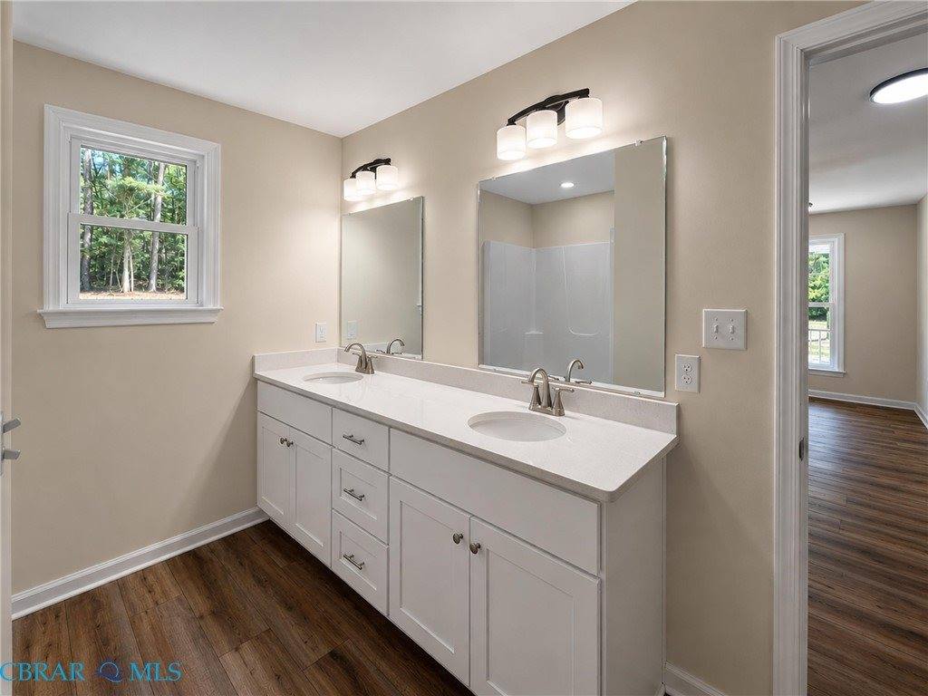 30 landing reach Court, Hartfield, VA 23071