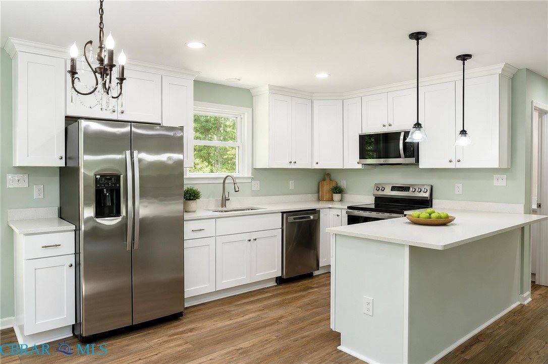 30 landing reach Court, Hartfield, VA 23071