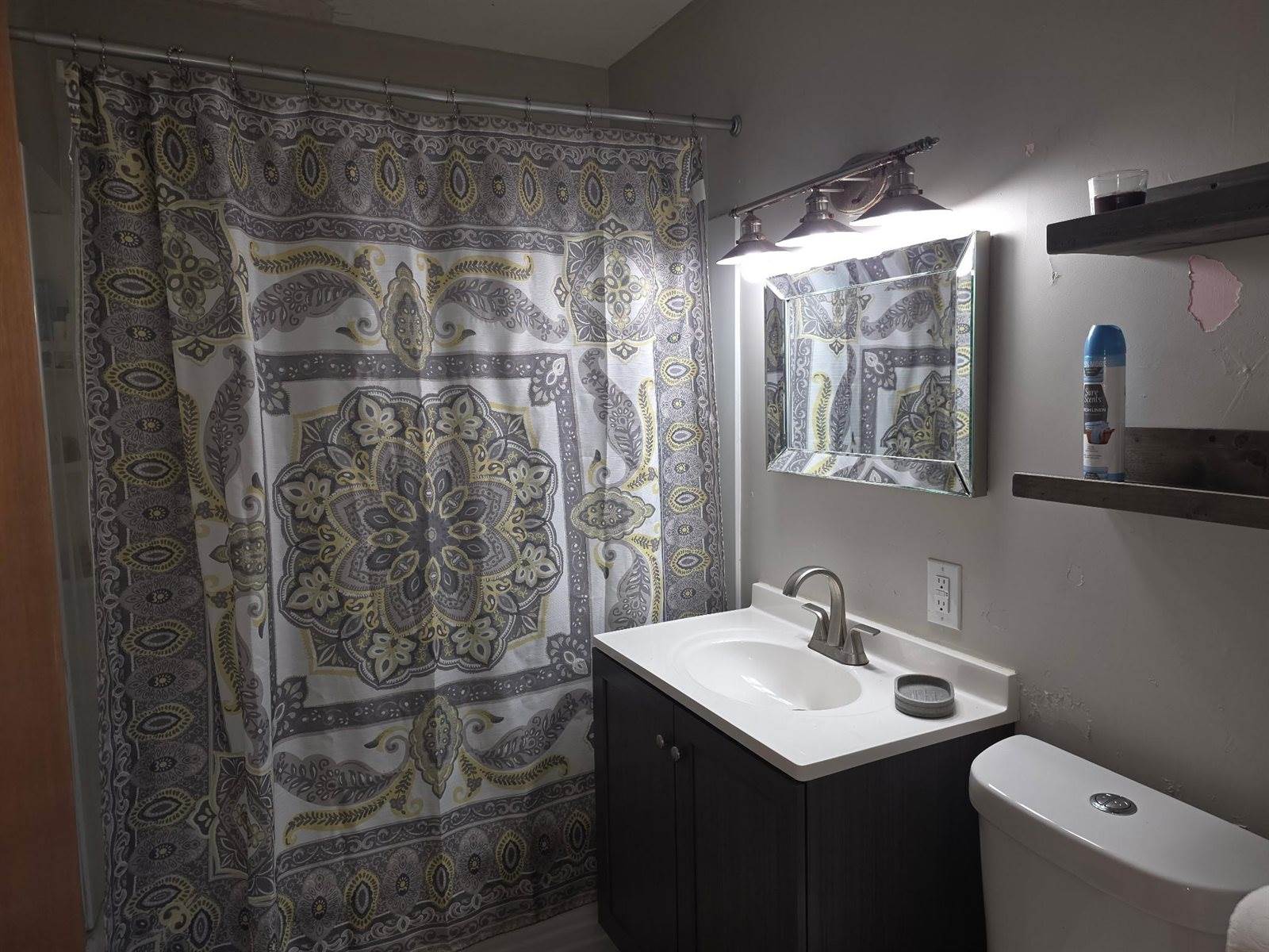1407 East Crowley St, Wichita, KS 67216