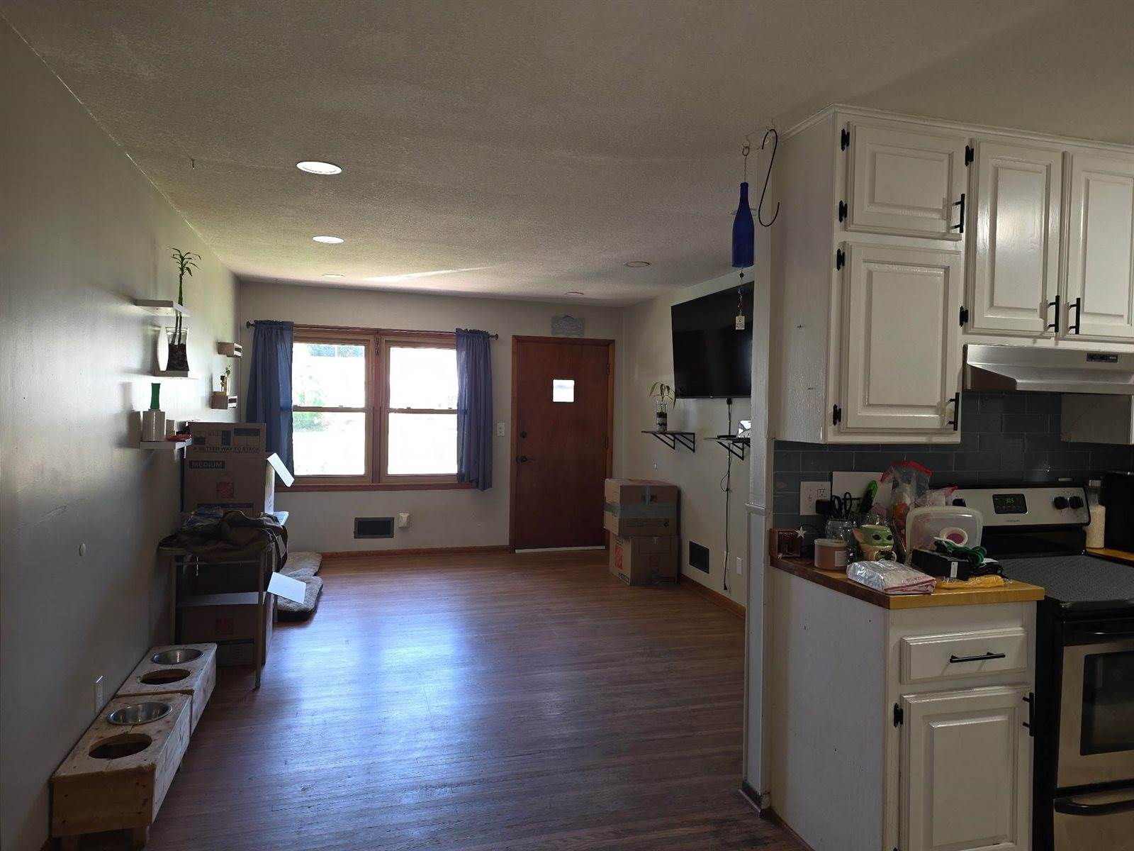 1407 East Crowley St, Wichita, KS 67216