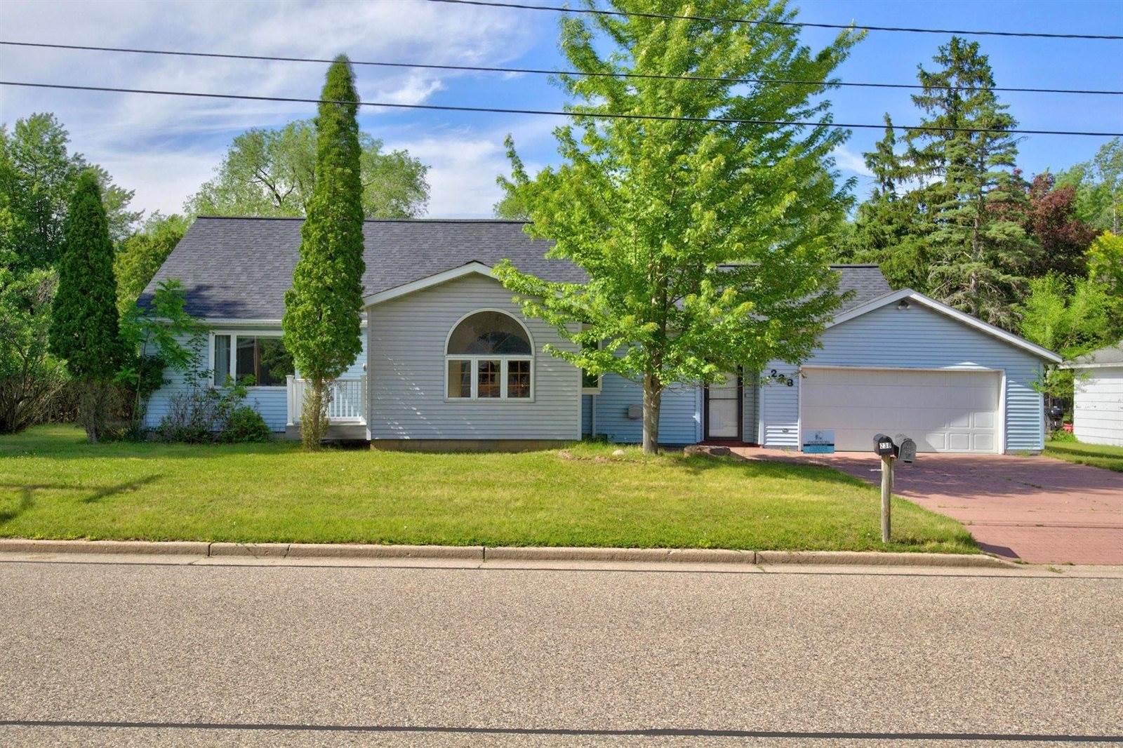 238 Crestview Lane, Nekoosa, WI 54457