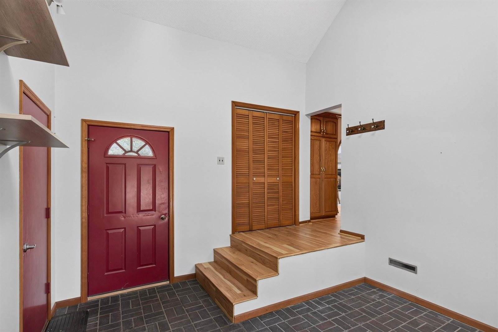 238 Crestview Lane, Nekoosa, WI 54457