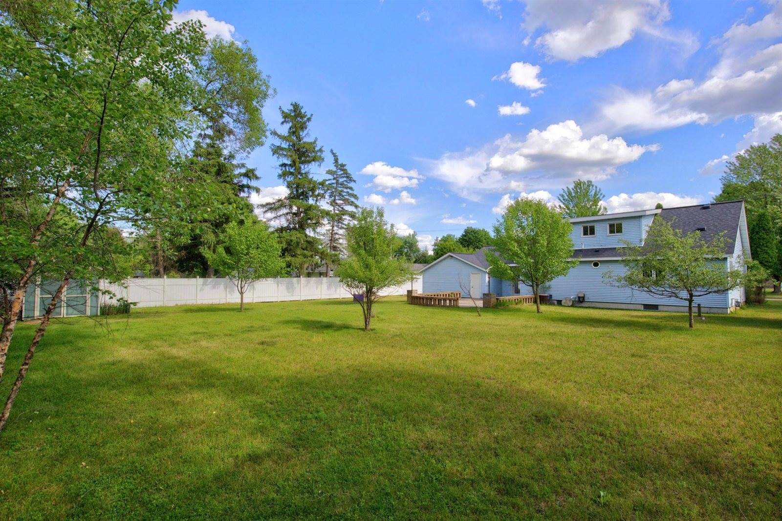 238 Crestview Lane, Nekoosa, WI 54457