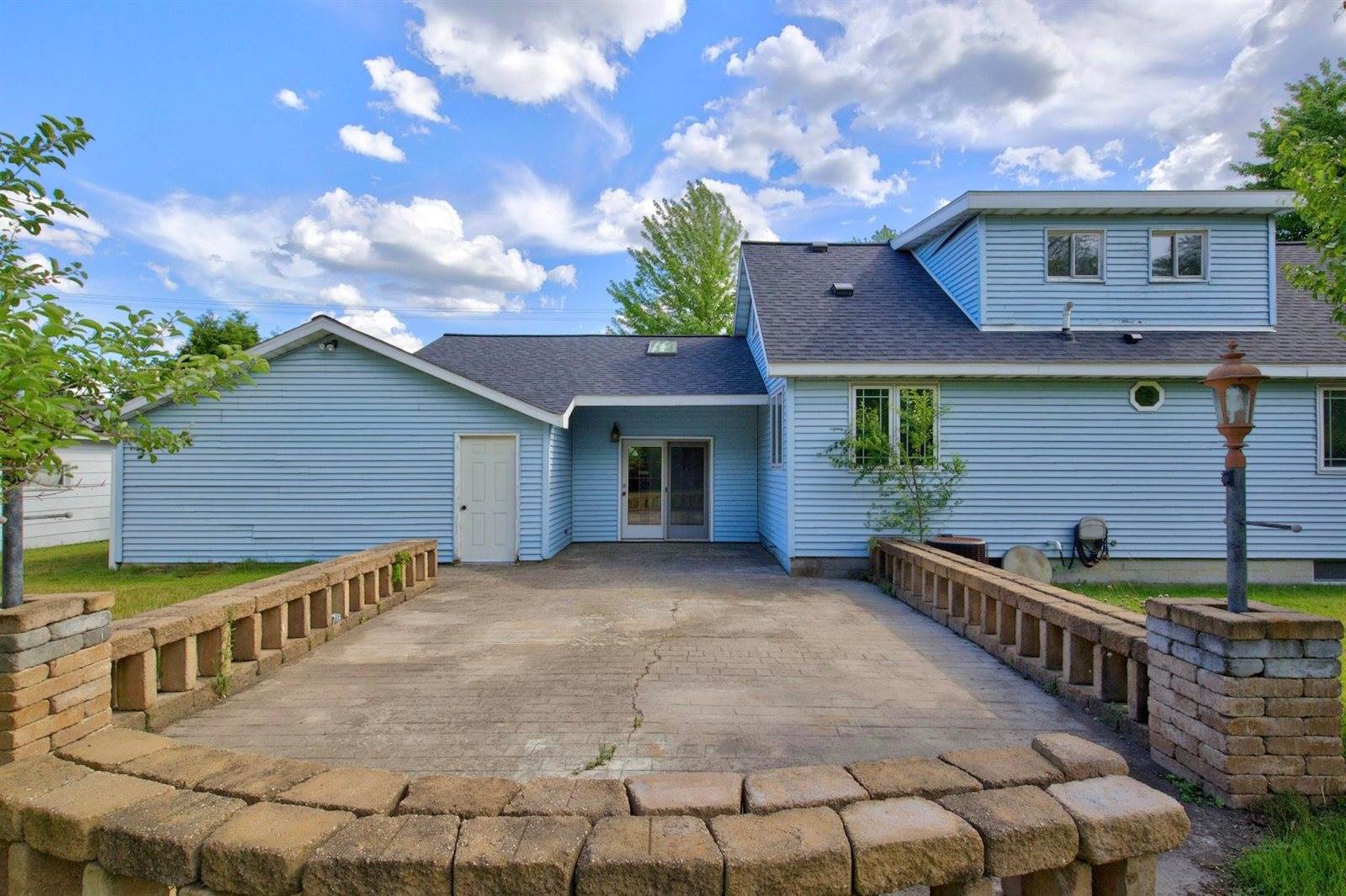 238 Crestview Lane, Nekoosa, WI 54457