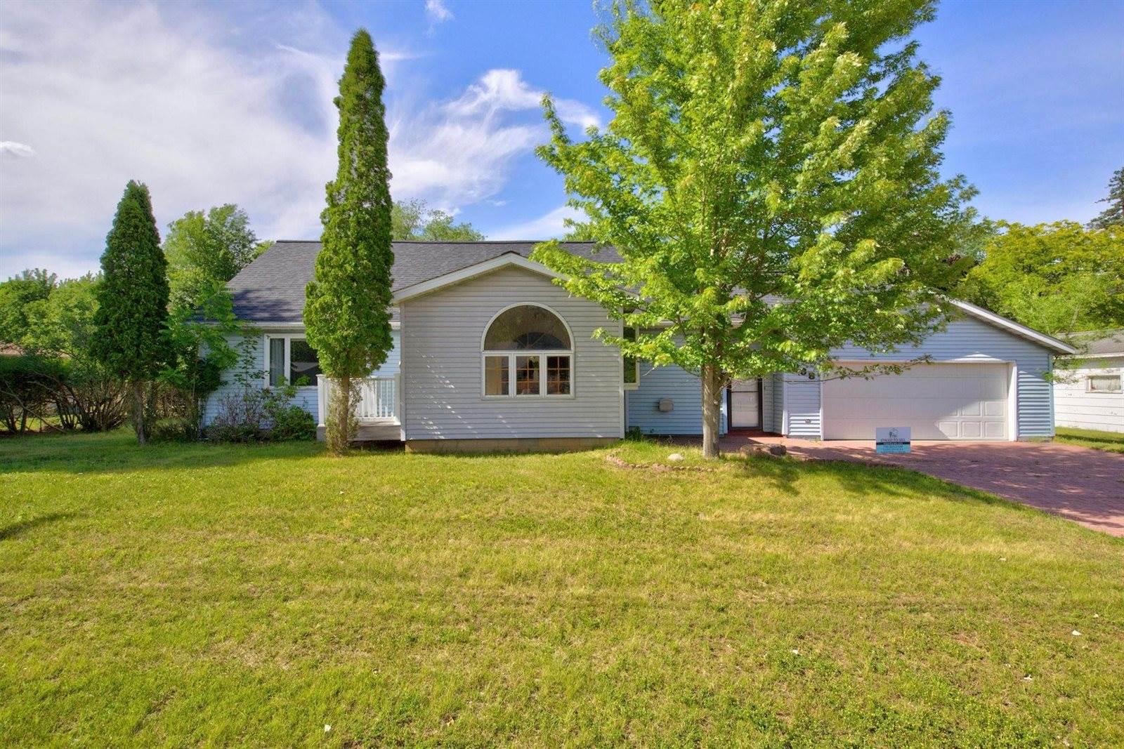 238 Crestview Lane, Nekoosa, WI 54457