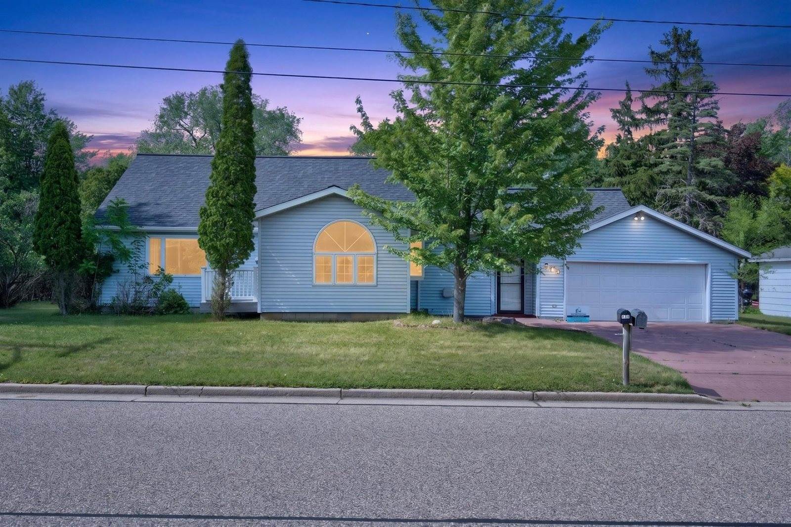 238 Crestview Lane, Nekoosa, WI 54457
