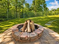 420 SE 34th ST, Topeka, KS 66605