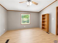 420 SE 34th ST, Topeka, KS 66605