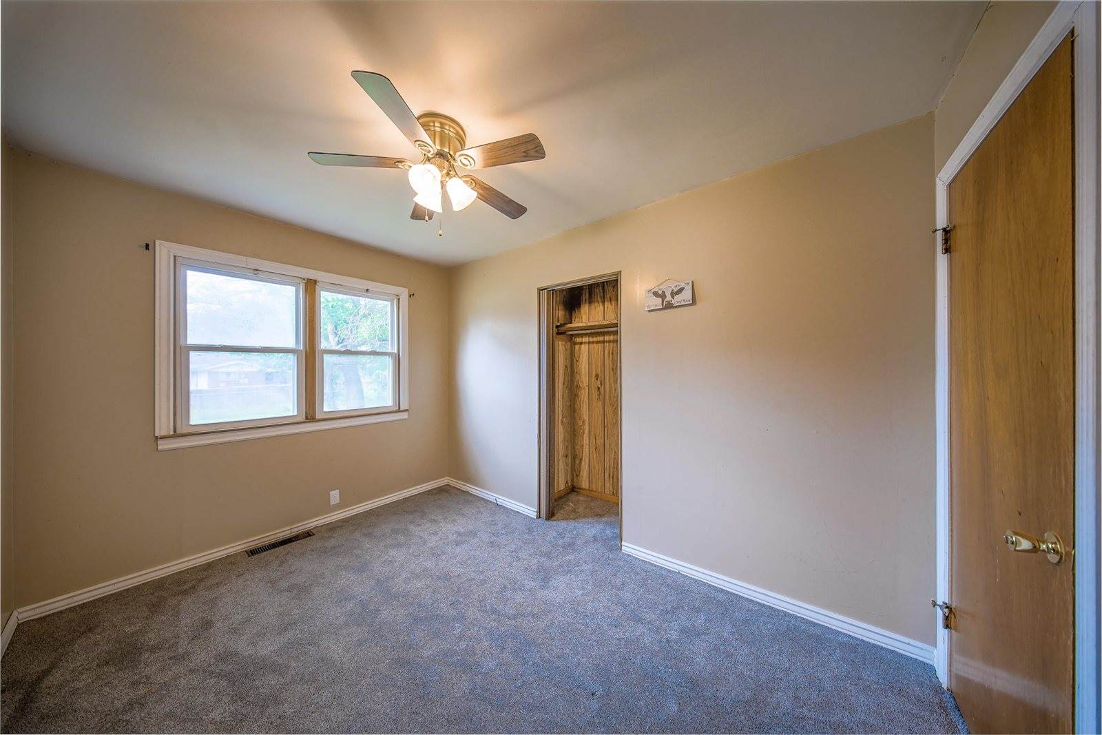213 East Radio Ln, Arkansas City, KS 67005