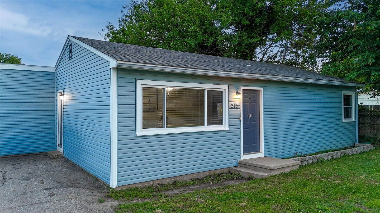 213 East Radio Ln, Arkansas City, KS 67005