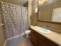 1519 SW Washburn AVE, Topeka, KS 66604