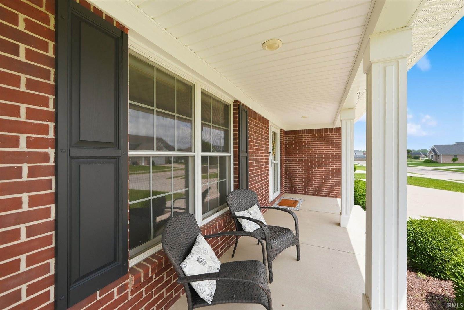 905 N Fox Berry Drive, Yorktown, IN 47396